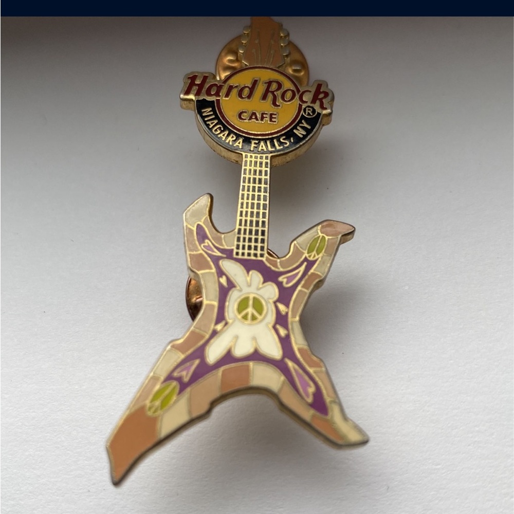 Hard Rock Cafe pin Niagara Falls